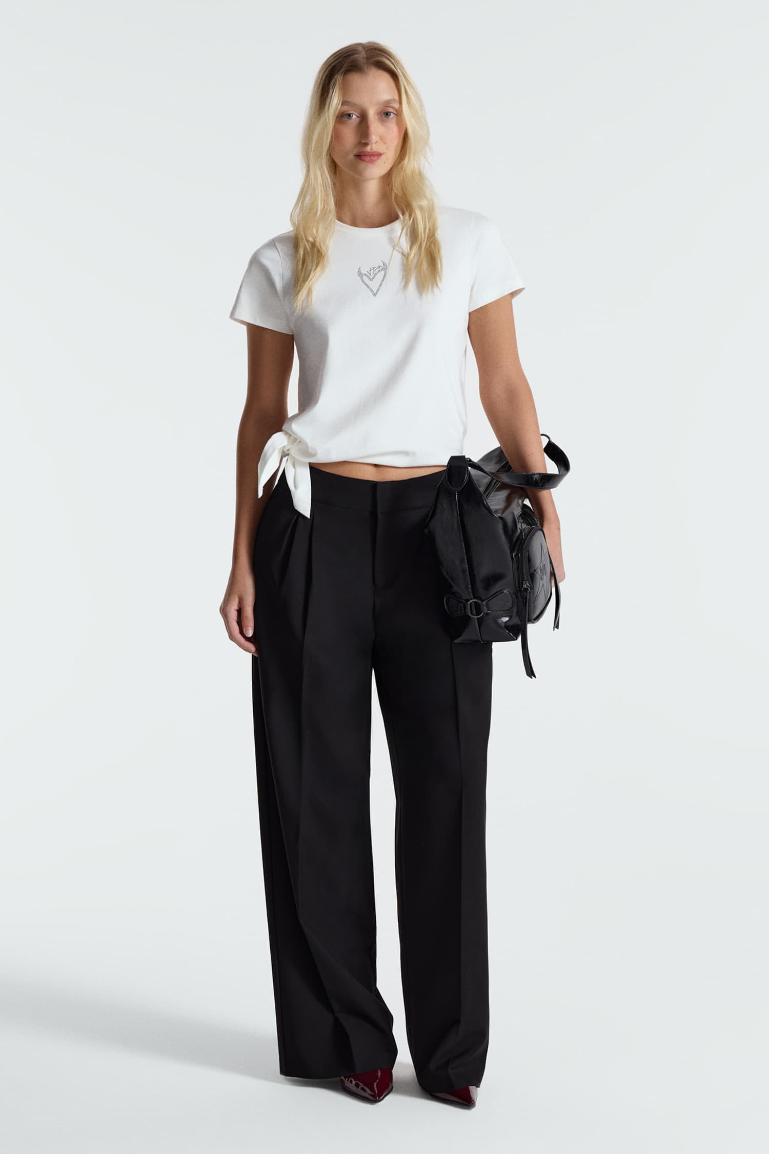 REMERA KNOT